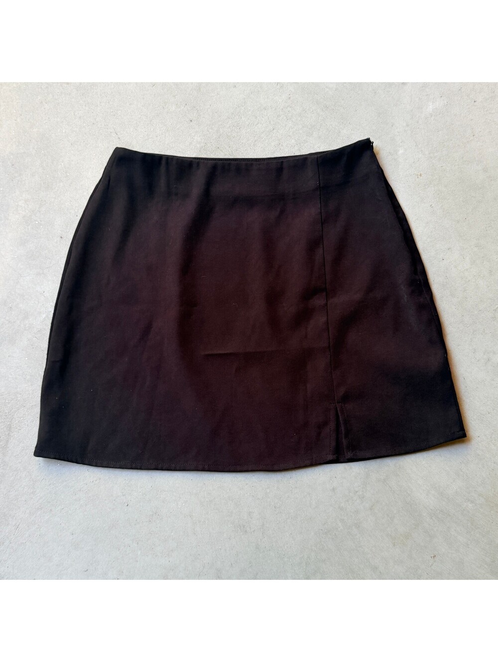 Cider Black High-Waisted Mini Skirt | Side Slit Y2K Fitted Skirt